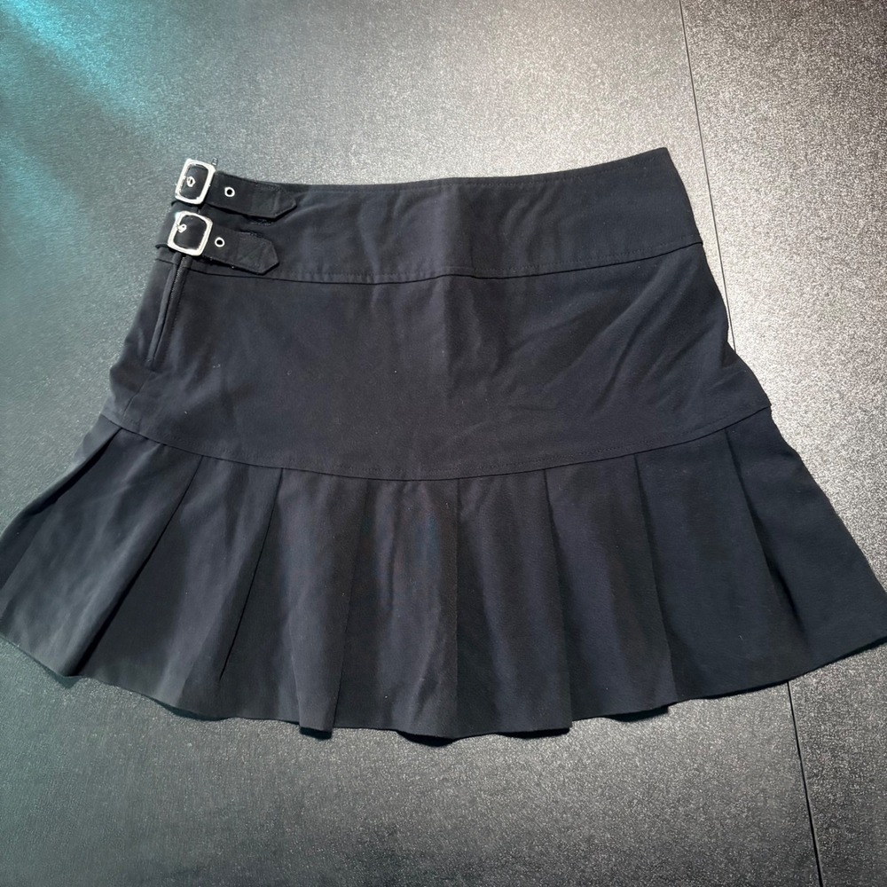 Vintage black mini skirt‎ buckle pleated grunge whimsy goth chunky size 3